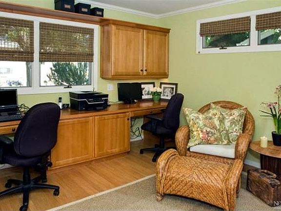 5th image of 28 Chanticleer Ave