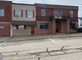704 Brinton Ave APT E, Pitcairn, PA