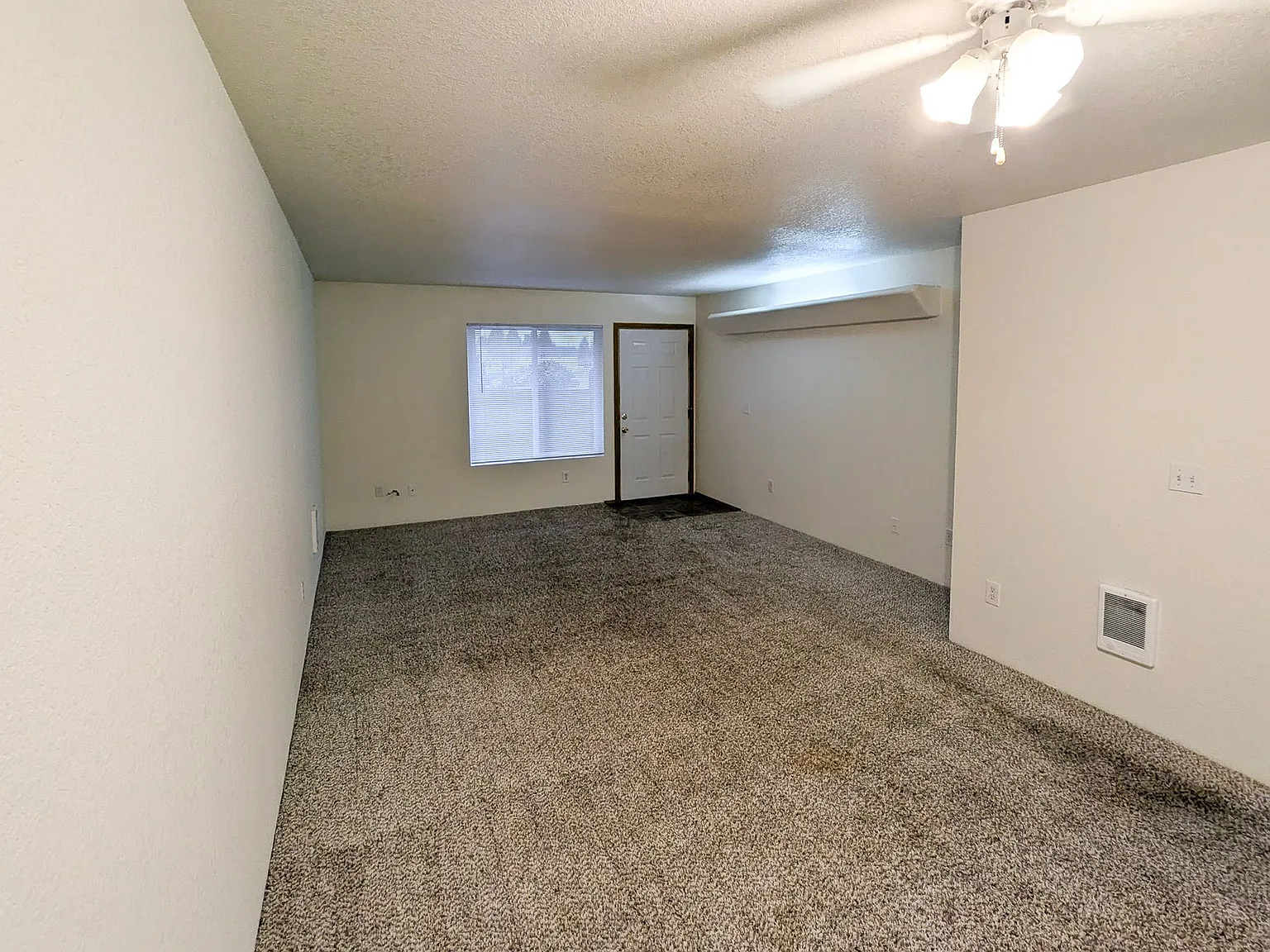 Camelot East Apartments — Photo 3