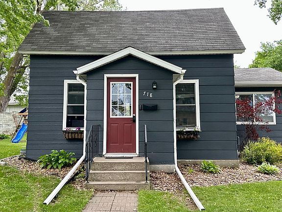 2nd image of 718 4th Ave E