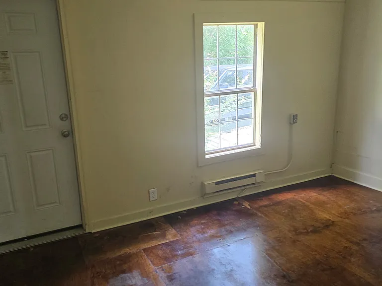 211 S Appletree St #3 — Photo 4