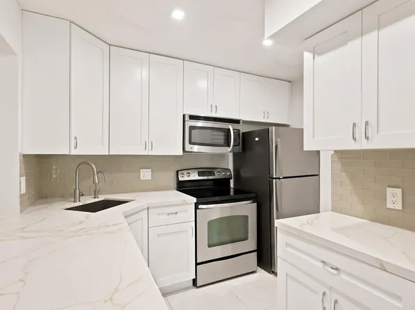609 SEA PINE Way #F2, Greenacres, FL 33415