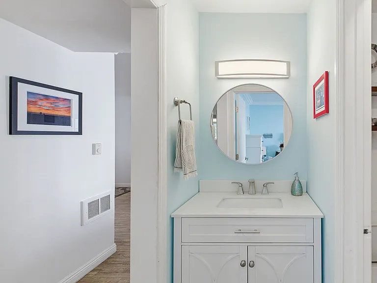 1600 Ardmore Ave #219 — Photo 19