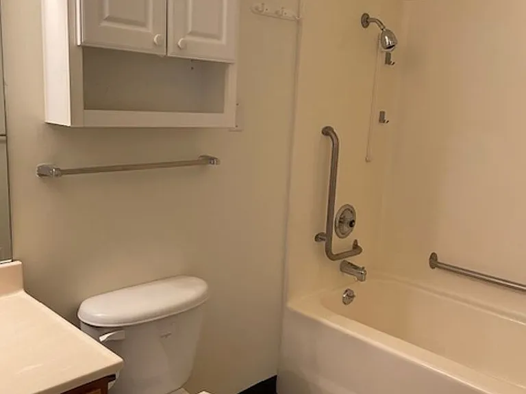 N114W16045 Sylvan Cir — Photo 9
