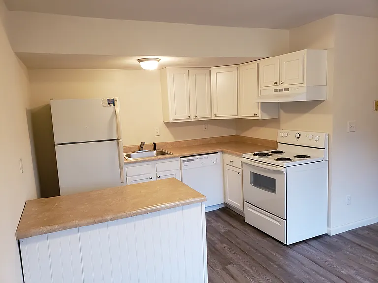Hampshire Estates Apartments and Self Storage — Photo 69