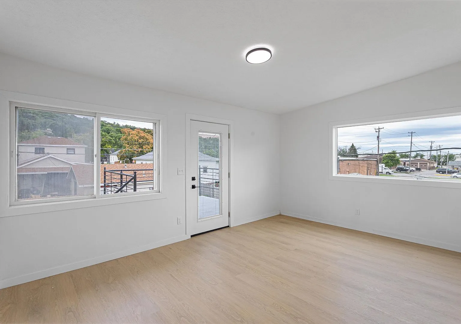 621 S Main St — Photo 4