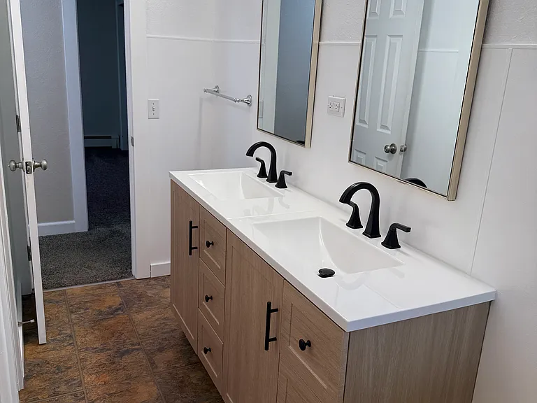 400 Dailey Ave #8 — Photo 14