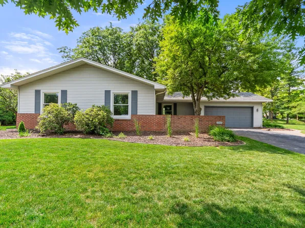749 Foxboro Ct, Saline, MI 48176