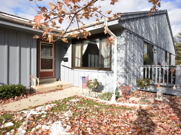 6420 W Dodge Pl #22, Milwaukee, WI 53220