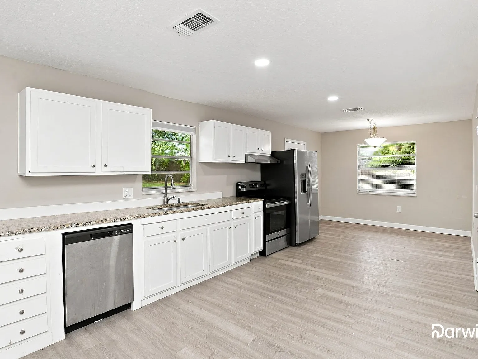 3 bed, 2.0 bath, 1574 sqft, $2,075 — Photo 2