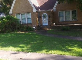 618 E 2nd St, Hope, AR 71801