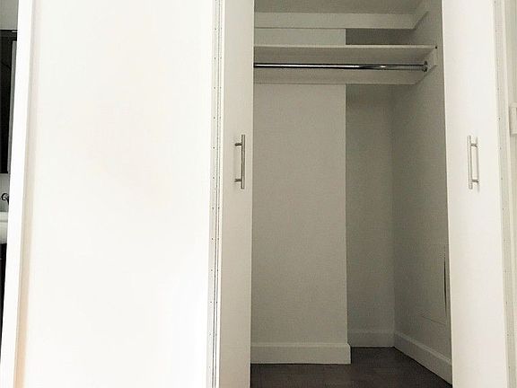 4th image of 100 Maiden Ln APT 424