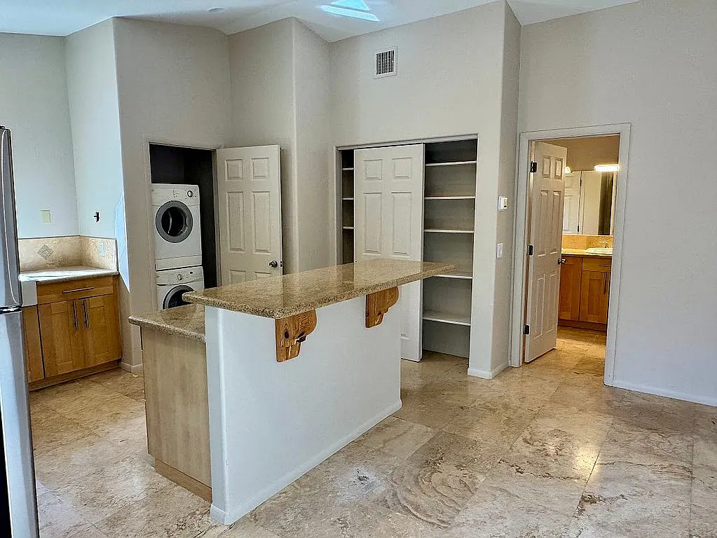 1 bed, 1000 sqft, $2,800 — Photo 3