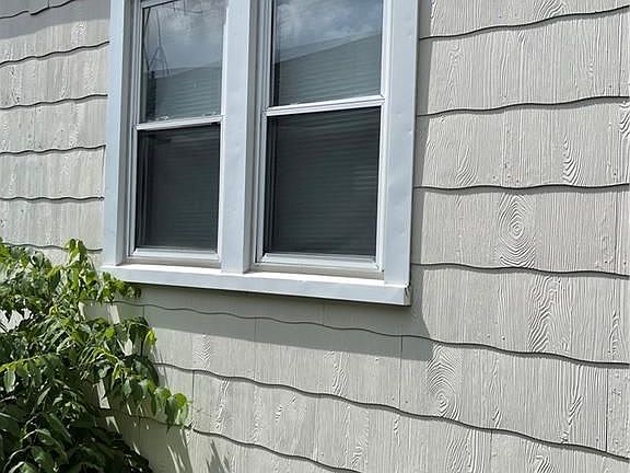 2nd image of 216 N 6th Ave
