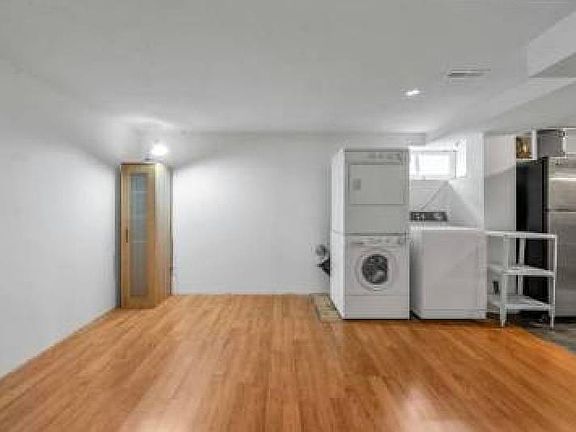 5th image of 2208 Burquitlam Dr