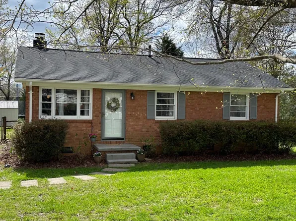 2923 Isaacs Pl, Greensboro, NC 27408