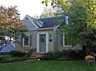 121 Cloverland Dr, Rochester, NY 14610