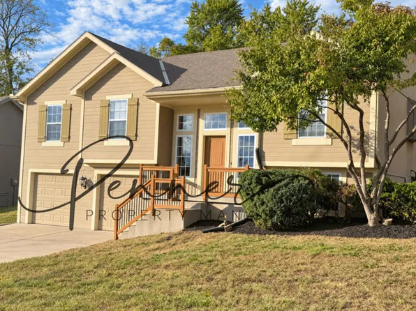504 Fairway Rd, Belton, MO 64012