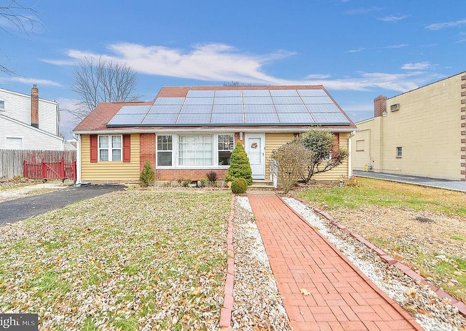 1st image of 3902 Evelyn Dr