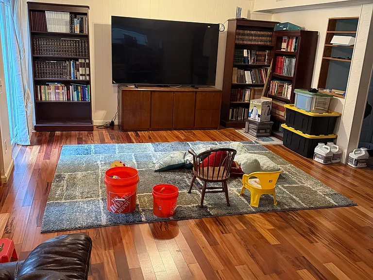 2751 Clifton Rd — Photo 3