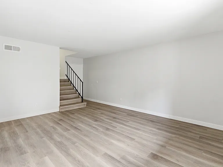 University Crest Apartments - Near UCR — Photo 3