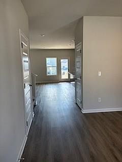 5th image of 127 Lavender Cir