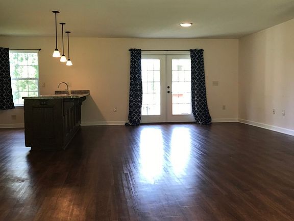 3rd image of 2606 N Sherwood Dr