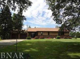 18005 Farmers Rd, Dewitt, IL 61735