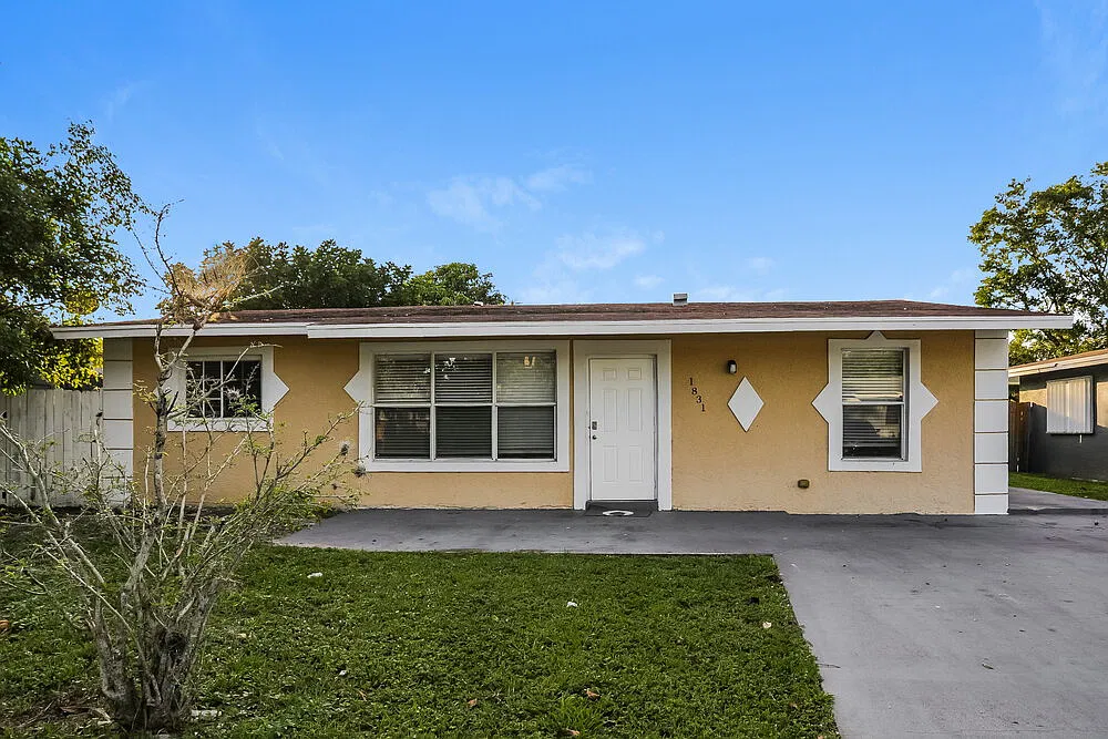3 bed, 2.0 bath, 1226 sqft, $3,780 — Photo 1