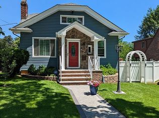 301 Fycke Ln, Teaneck, NJ 07666