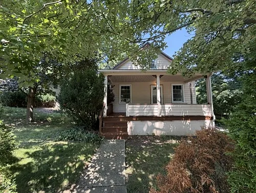 433 Allenford St Photo 1