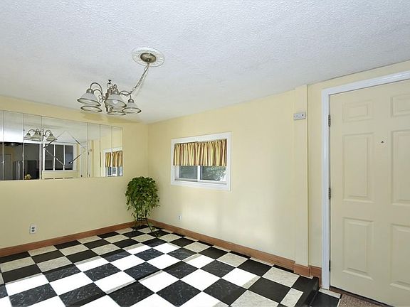 3rd image of 54 Beacon Hill Ave