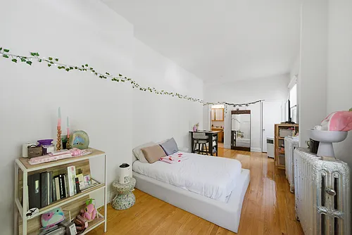 668-72 W Sheridan Rd #1 Photo 1
