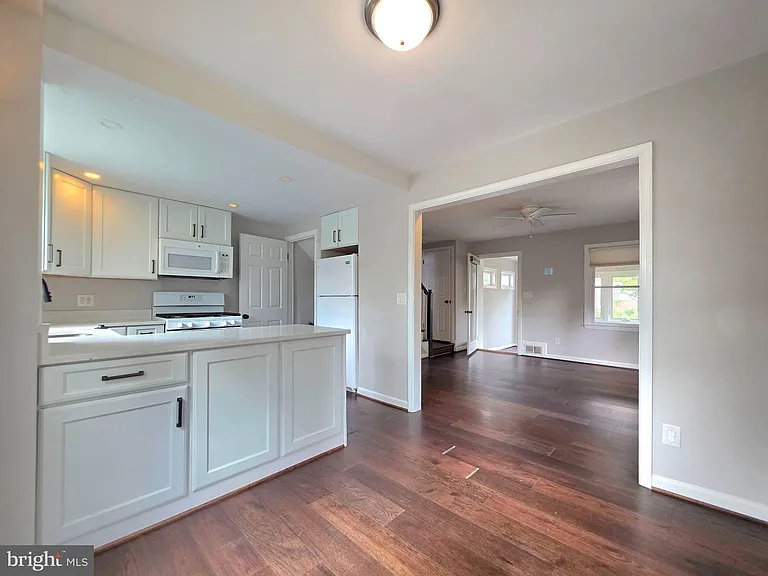 6012 Williamsburg Rd — Photo 8