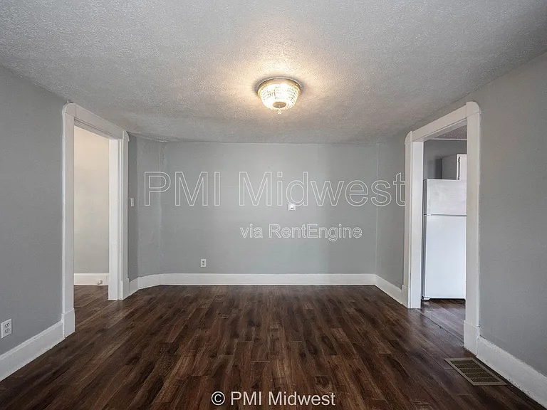 1604 E Kelly St — Photo 9