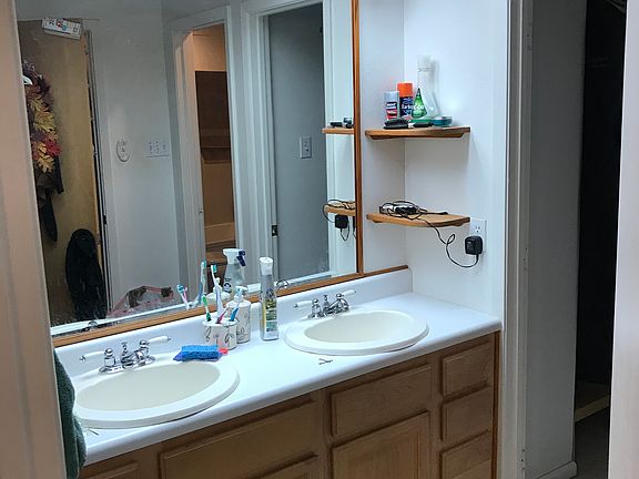 4th image of 3121 Edgewood Dr