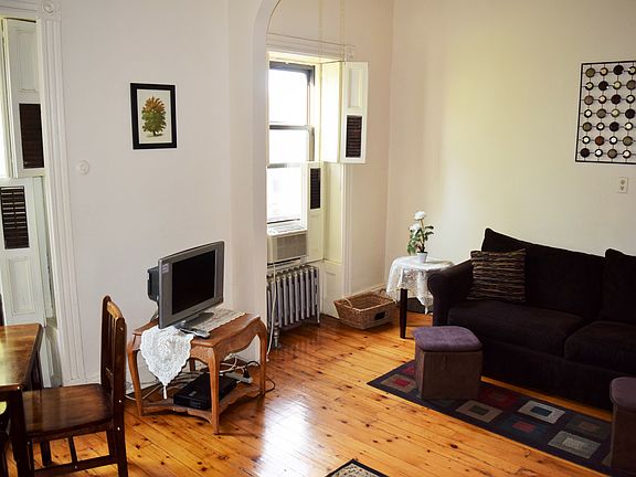 Spacious living room