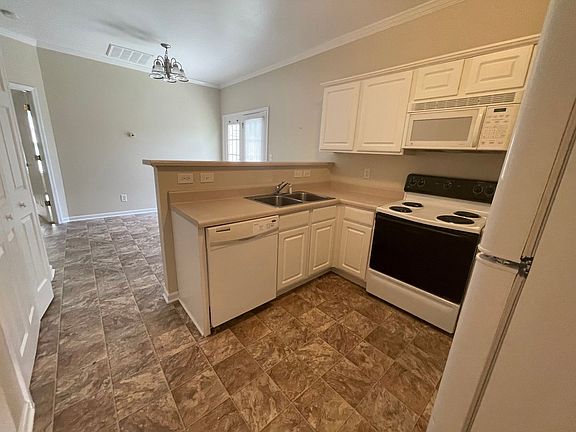 5th image of 1615 Kay St