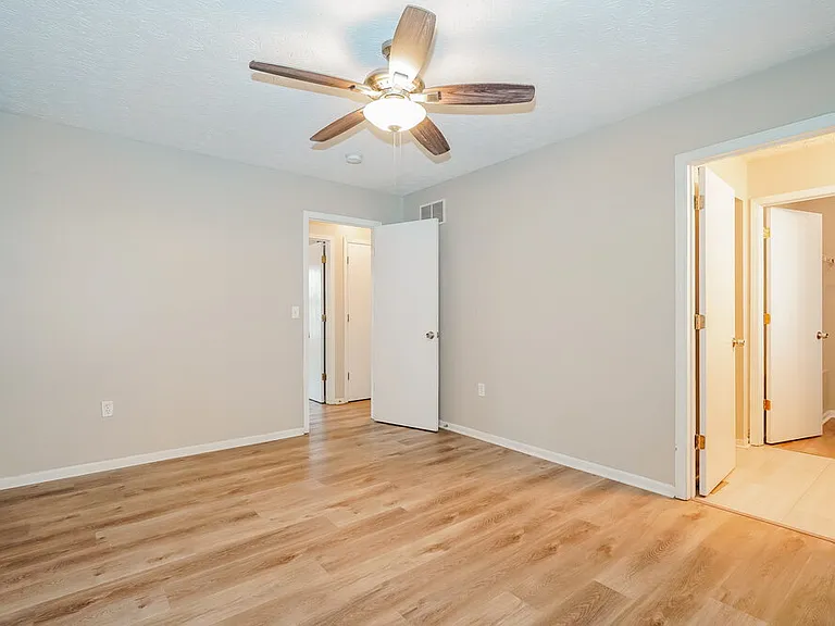 4299 Shady Meadows Dr — Photo 12