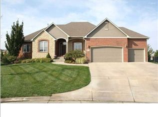 2065 N Glen Wood Ct, Wichita, KS 67230