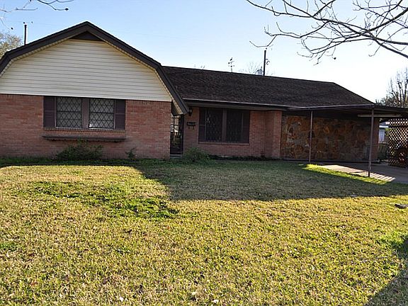 2nd image of 2514 E Martha Ln