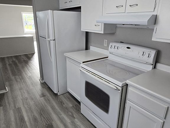 4th image of 3701 1/2 N Walnut St