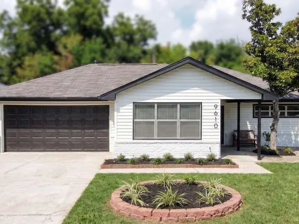 9610 Westview Dr, Houston, TX 77055