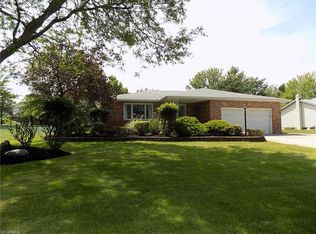 8260 W Ridge Dr, Broadview Heights, OH 44147