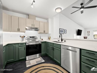 12040 Town Park Cir, Eagle River, AK, 99577