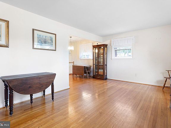4th image of 2313 Alister Dr