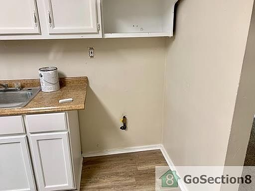 3rd image of 908 N Central Dr