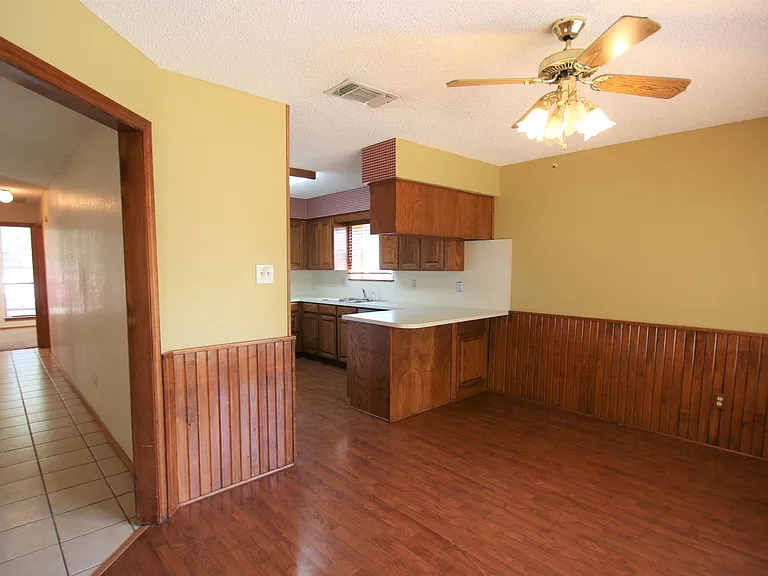 420 Birchwood Ln — Photo 11