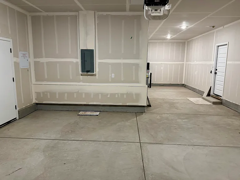 3 car garage (3rd garage can also be used as storage or gym or sports room)