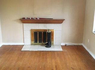 8 Crest Dr, Pitcairn, PA